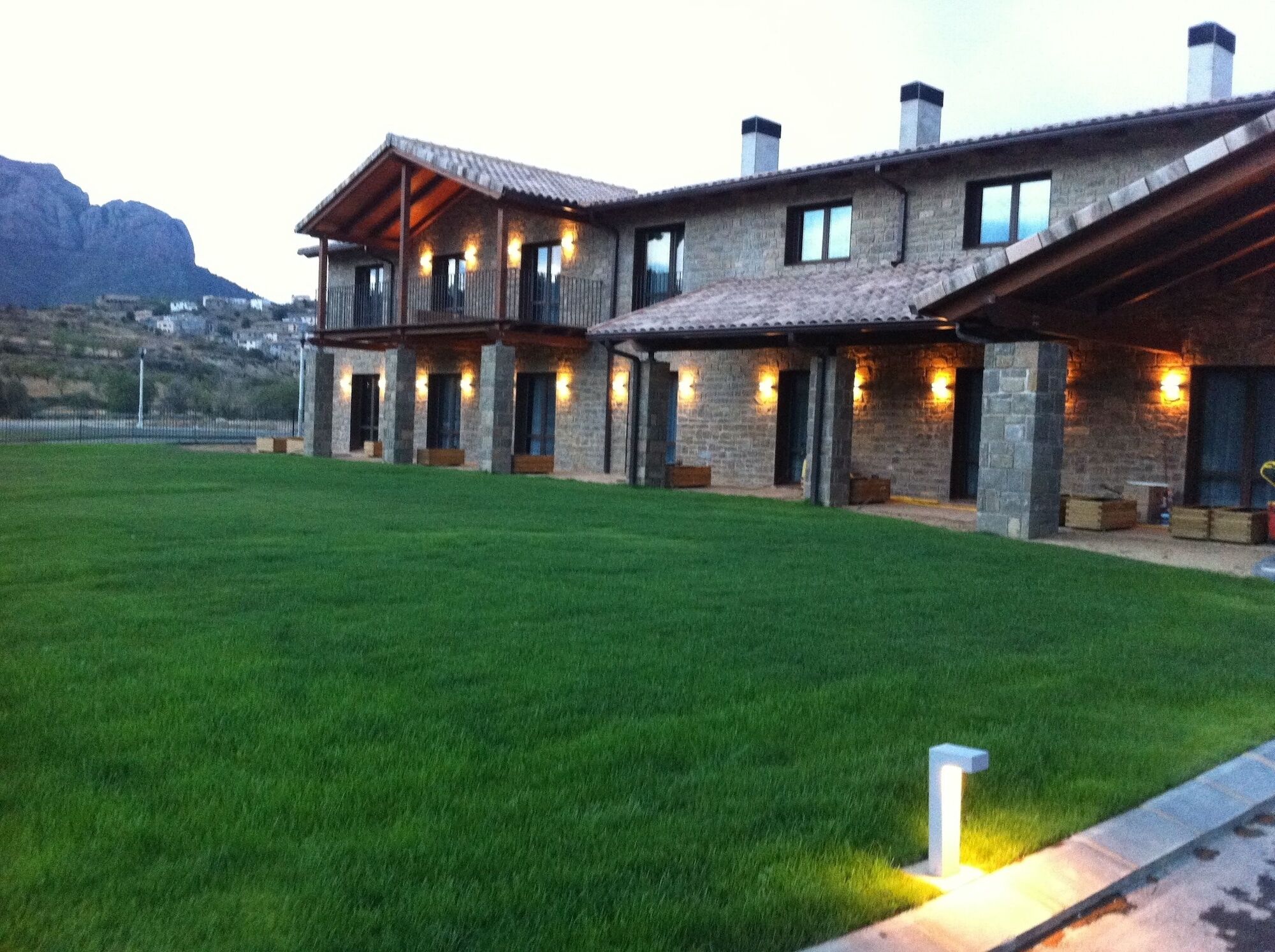 Hotel Spa Aguas De Los Mallos Murillo de Gállego Kültér fotó